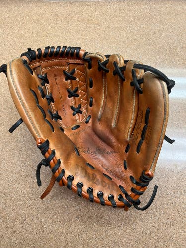 Wilson A2150 RH Baseball Glove 11.25" (Used)