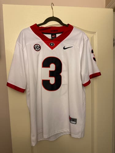 White Medium Adult Unisex Nike Jersey (Used)