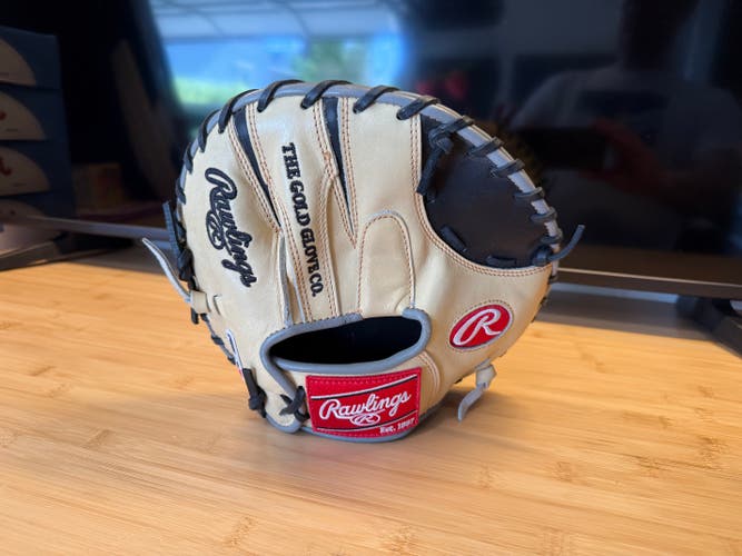 Heart of the Hide 28 in Francisco Lindor Training Mitt (Pancake)