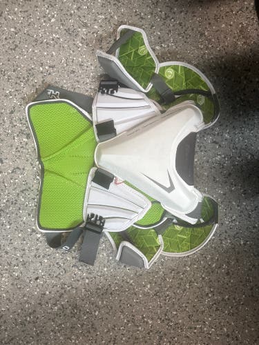 Large Adult Maverik Max Shoulder Pads (Used)