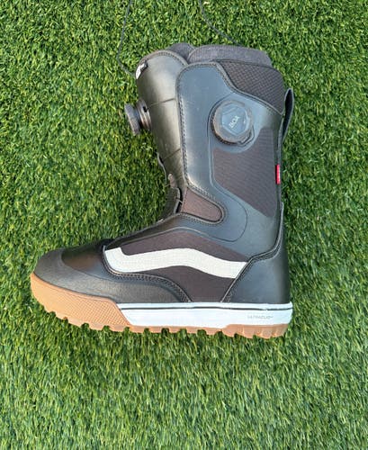Men's Size M 10.0 (W 11.0) Vans Aura pro Snowboard Boots Medium Flex All Mountain (New)