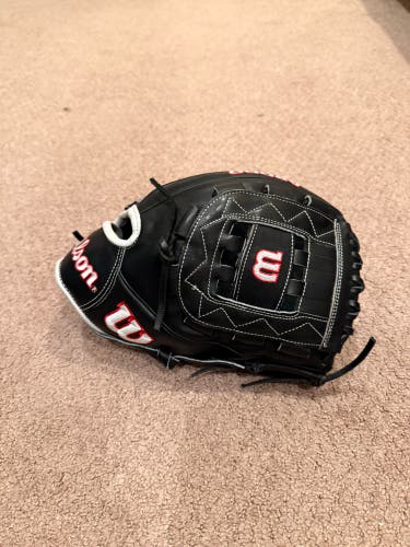 Wilson A2000 RH Pitcher's Baseball Glove 12" (Used)