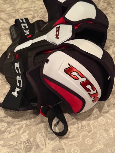 CCM Jetspeed FT4 Pro Shoulder Pads – Senior Large – Great Condition