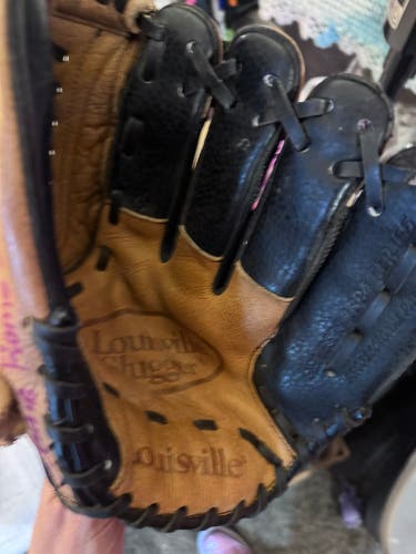 Louisville Slugger (Used) Baseball Glove