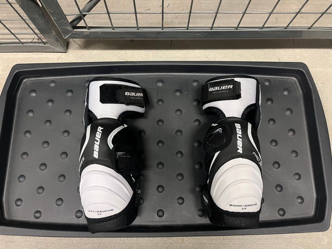 Senior Small Bauer Pro Series Elbow Pads (Used)