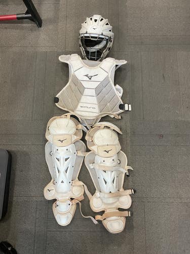 Used Mizuno SAMURAI CATCHER SET Catchers Equipment Other White 11614-S000236158