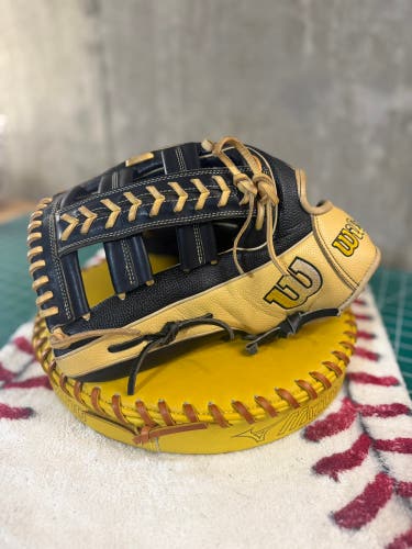 Wilson A2000 1810 12.75-inch Baseball Glove Left Hand Throw