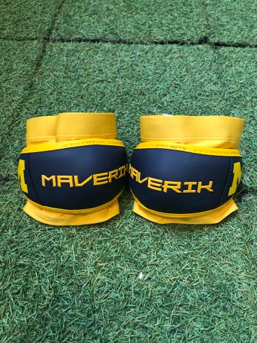 Michigan Large Maverik Max Elbow Cap (New)