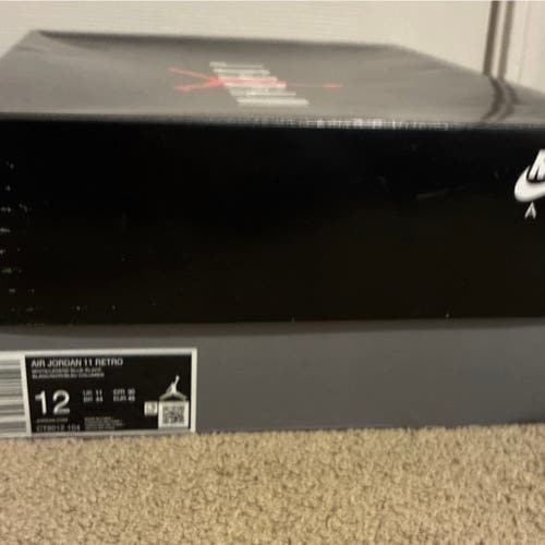 White Men's Size M 11.0 (W 12.0) Adult Jordan Shoes (Used)