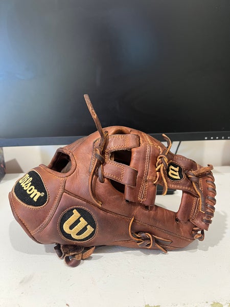 Wilson A2000 11.75 PP05 LIMITED EDITION 34/500 RH Infield Baseball Glove