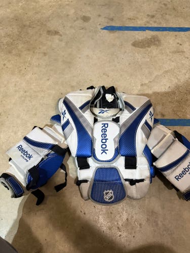 Medium Reebok Pro spec Goalie Chest Protector (Used)