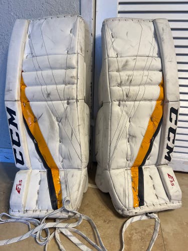 26" CCM Extreme Flex E3.5 Goalie Leg Pads