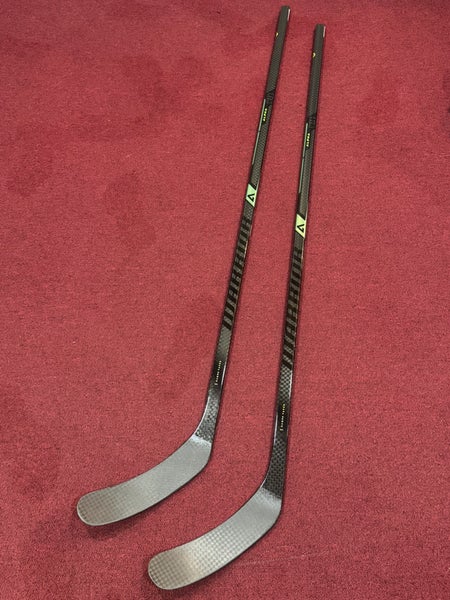 2 pack Warrior Alpha LX3 Right Handed Hockey Stick M90 105 Flex (New)Item#PSW105RH