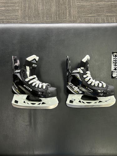 NEW Adjustable CCM Tacks AS580 Skates Size 13-1