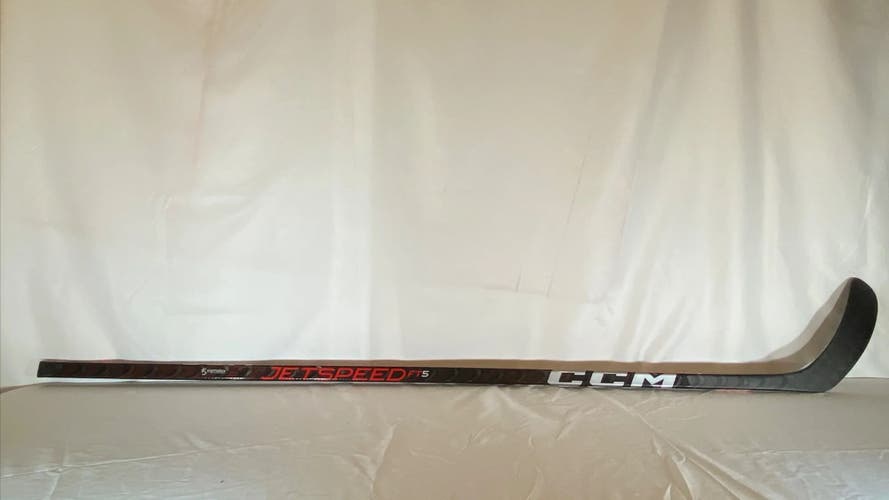 Senior CCM JetSpeed FT5 Right Handed Hockey Stick P29 80 Flex (New)