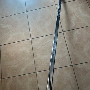 Custom black and grey Senior Bauer Vapor Hyperlite 2 Left Hand (Barely used)
P92M 
82 Flex