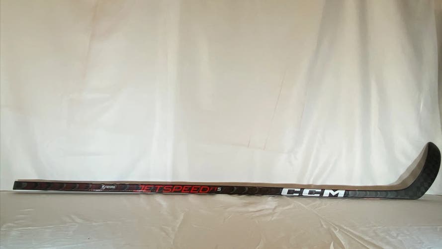 Senior CCM JetSpeed FT5 Right Handed Hockey Stick P29 85 Flex (New)