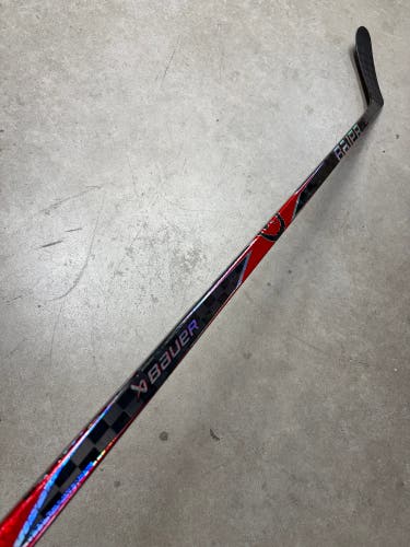 87 Flex P28M Senior Bauer Proto2 Left Hand Hockey Stick Pro Stock (Used)
