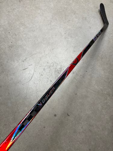 87 Flex P28M Senior Bauer Proto2 Left Hand Hockey Stick Pro Stock (Used)