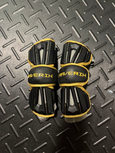 ANDERSON UNIVERSITY GAME USED Large Adult Maverik Max Arm Guards