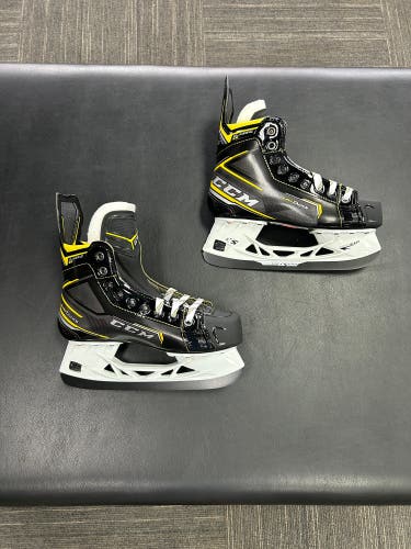 NEW CCM Classic SE Skates Size 6