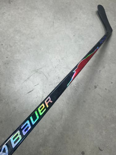 87 Flex P92 Senior Bauer Flylite Left Hand Hockey Stick Pro Stock (Used)