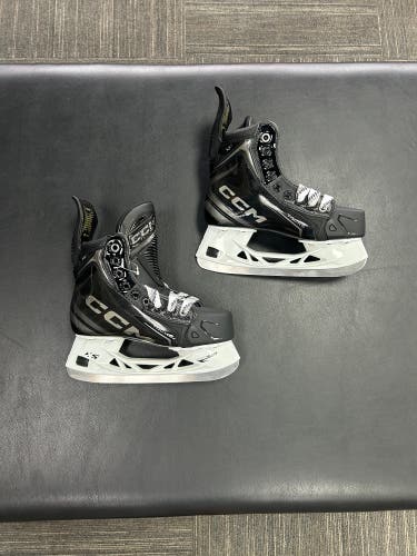 NEW CCM Tacks XF Skates Size 3