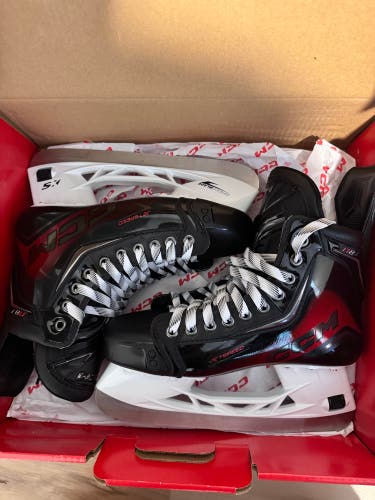 CCM Jetspeed FT8 Hockey Skates Regular Width 7 (Like New)