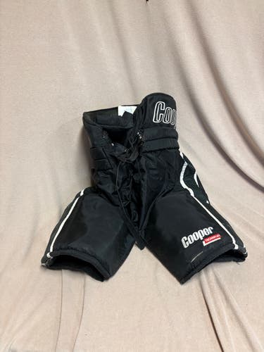 Senior Medium Cooper Techniflex Hockey Pants (Used)