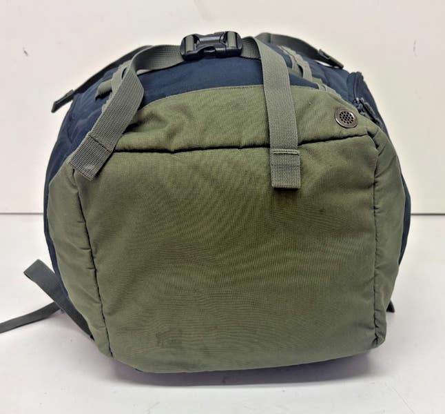 burton backpack snowboard Day Hiker 22L Backpack, Spiced Chai / OS profile design has evolved for an even more sophisticated look Technical Backpacks | Burton Snowboards