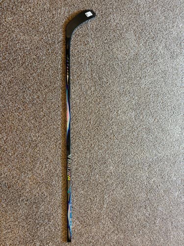 Senior Bauer Vapor Flylite Left Hand Hockey Stick P28 77 Flex (New)