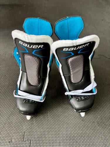 Bauer XLP Hockey Skates Regular Width 9 (New)