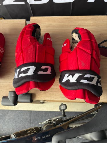 CCM HGTK Gloves 14" Pro Stock (Used)