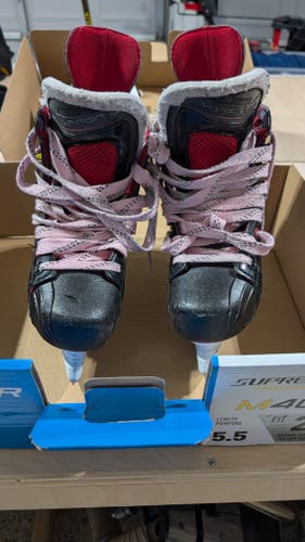 Bauer Vapor X500 Hockey Skates Regular Width Size 5 (Used)