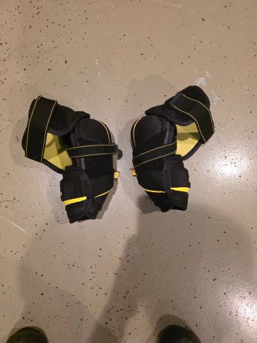 Senior Large CCM Classic Pro Elbow Pads (Used)