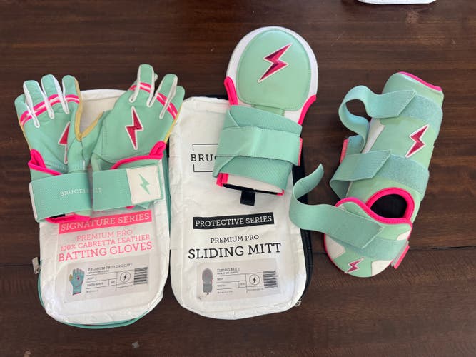 Bruce Bolt Tatis Set New (Gloves, Leg guard and sliding mitt)
