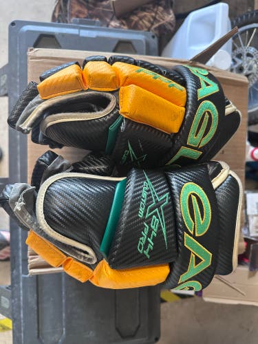 Eagle X844 Gloves 15" (Used)