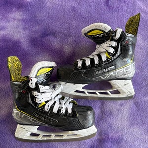 Youth Bauer Vapor 3X Hockey Skates Regular Width 13.5 (Used)