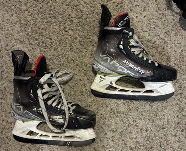 Bauer Vapor Hyperlite Hockey Skates Size 4 (Used) Great Condition