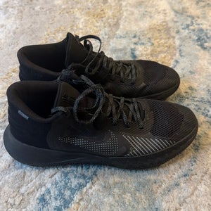 Men's Size M 10.5 (W 11.5) Nike Kyrie 5 Shoes (Used)