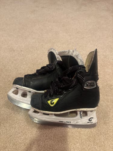 Black Graf Supra 705 Hockey Skates Regular Width 12.5 (Used)