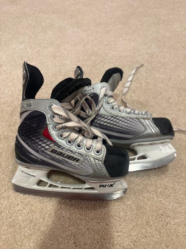 Black/Gray 2010 Bauer Vapor X:05 Hockey Skates Regular Width 10 (Used)