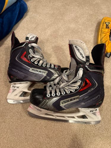 2014 Bauer Vapor X70 Hockey Skates Regular Width 7 (Used)