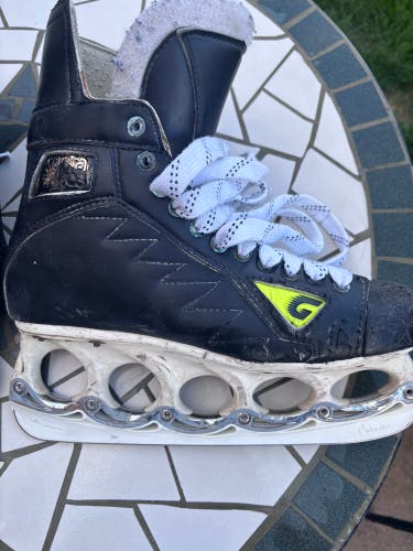 Graf Supra 703 Hockey Skates Regular Width 8.5 (Used)