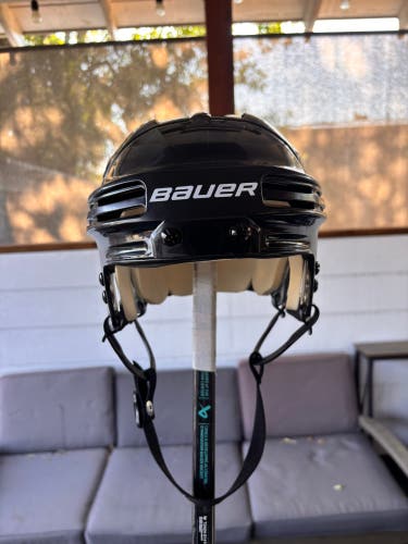 Medium Bauer 4500 Helmet (Used)