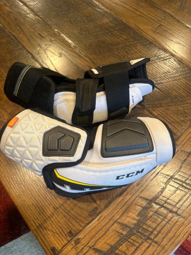 Senior Large CCM Tacks Ultra Pro Elbow Pads (Used)
