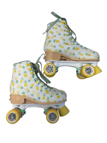 Used RollerDerby ADJUSTABLE Junior Roller Quad Skates White Adjustable 11835-S000208036