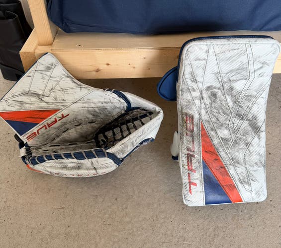 True Catalyst Pro Regular Glove and Blocker Set