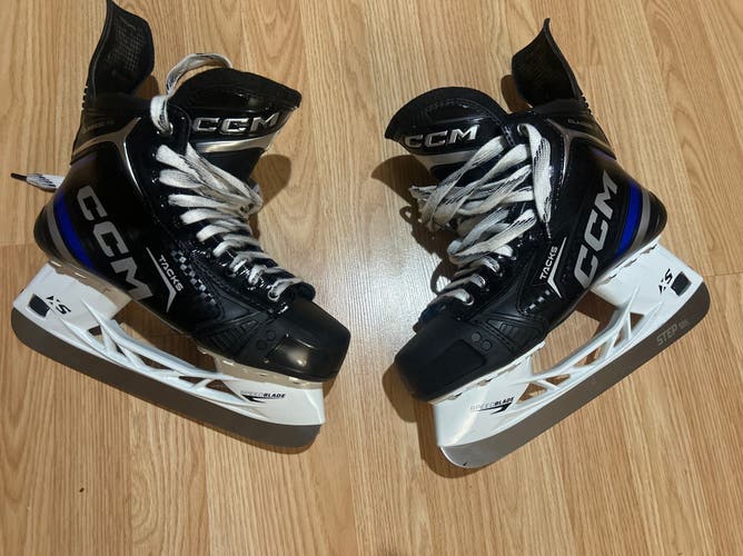 CCM Tacks Classic SE (SMU) Hockey Skates Wide Width 8.5 (Used)