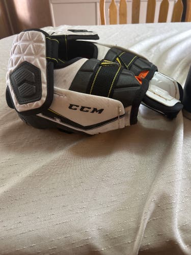 Senior Large CCM Tacks Pro Elbow Pads Pro Stock, with jofa wrist guards